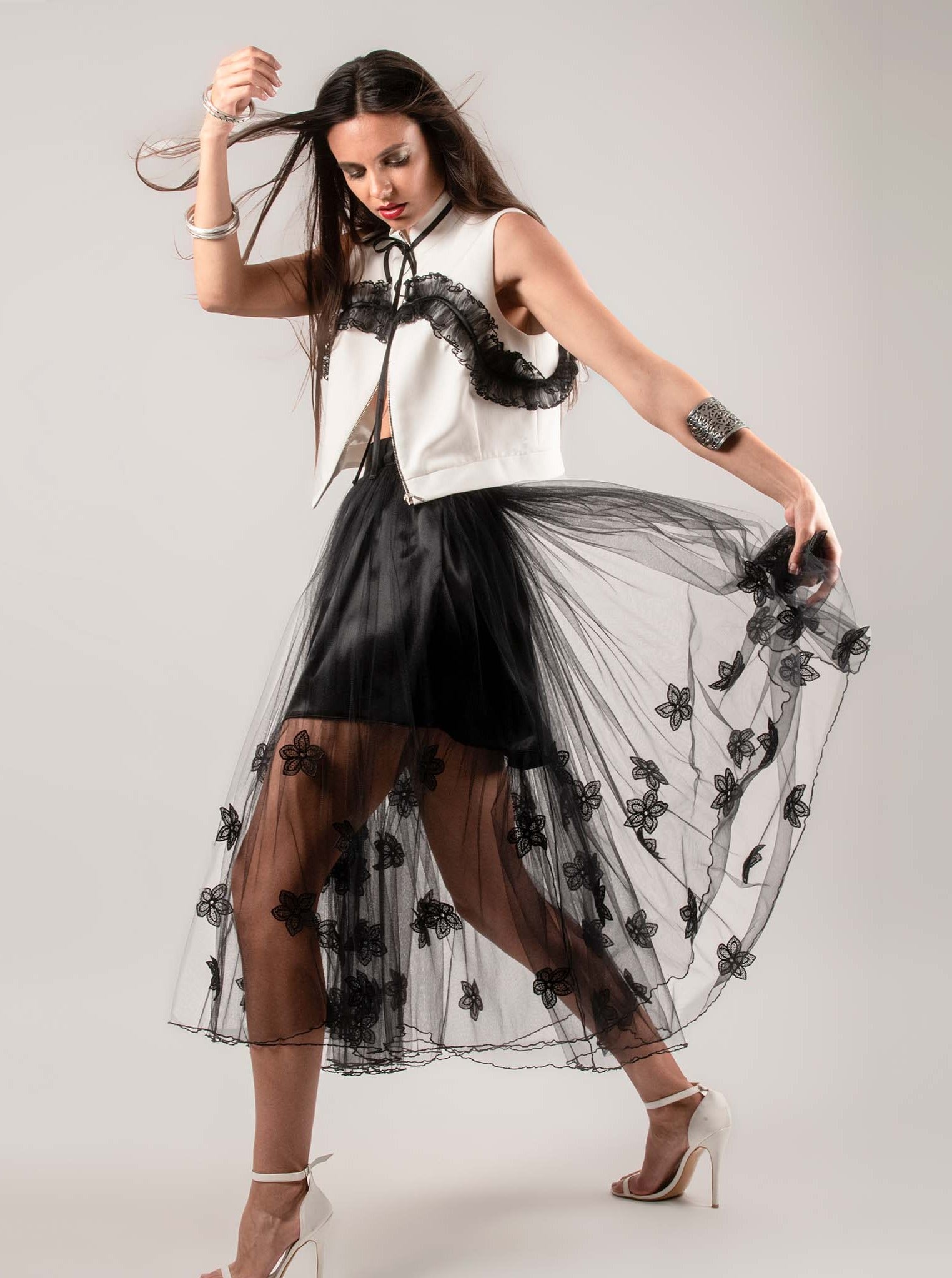 Jupe Midi en Tulle Couture a Fleurs en Dentelle Brodées-Belle jupe-jupe artisanale-jupe brodée-EMDORIA PARIS