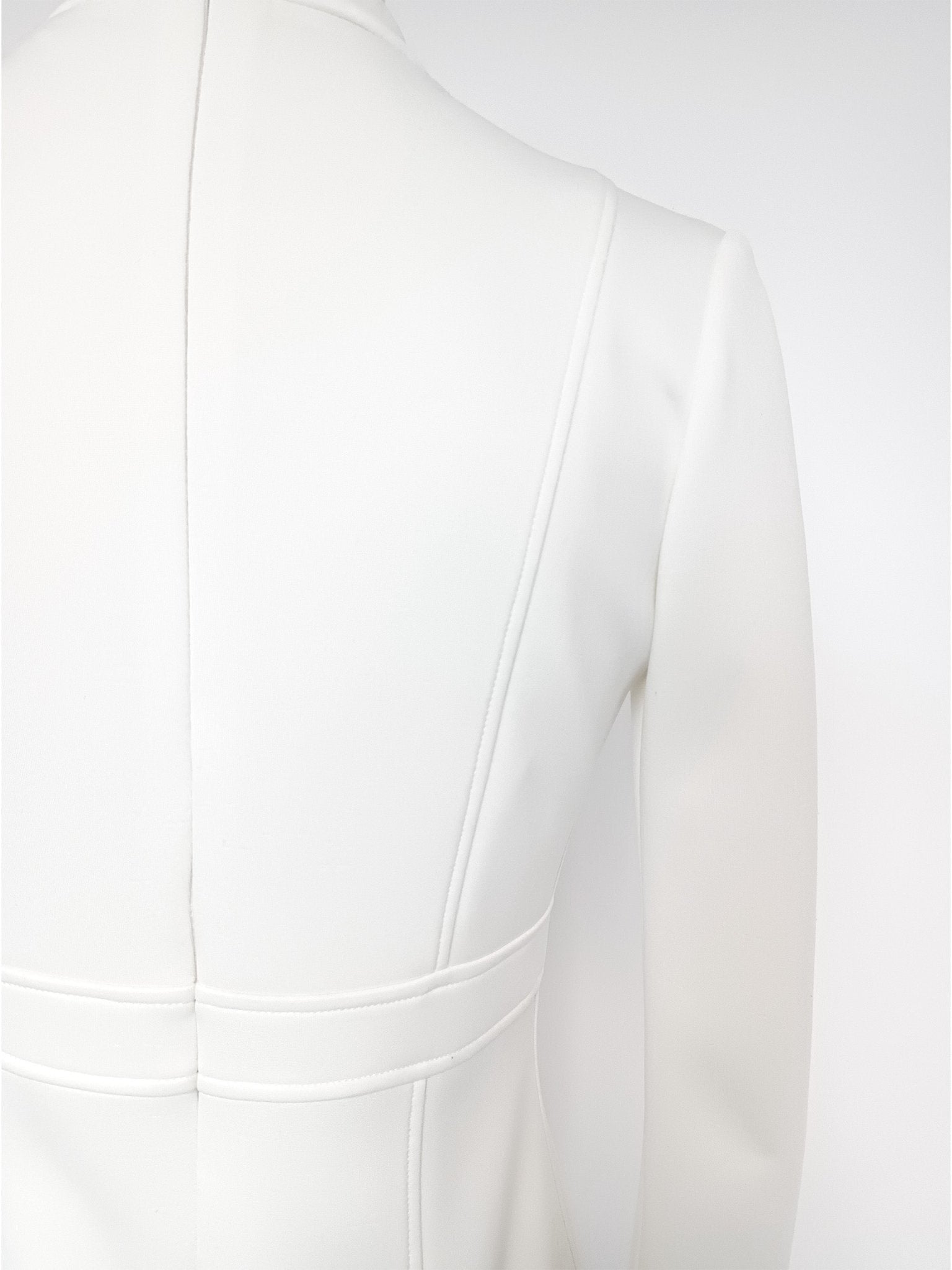 Robe courte Emra en crêpe avec manches longues et broderie-Robes- broderies-robe-robe bodycon-EMDORIA PARIS