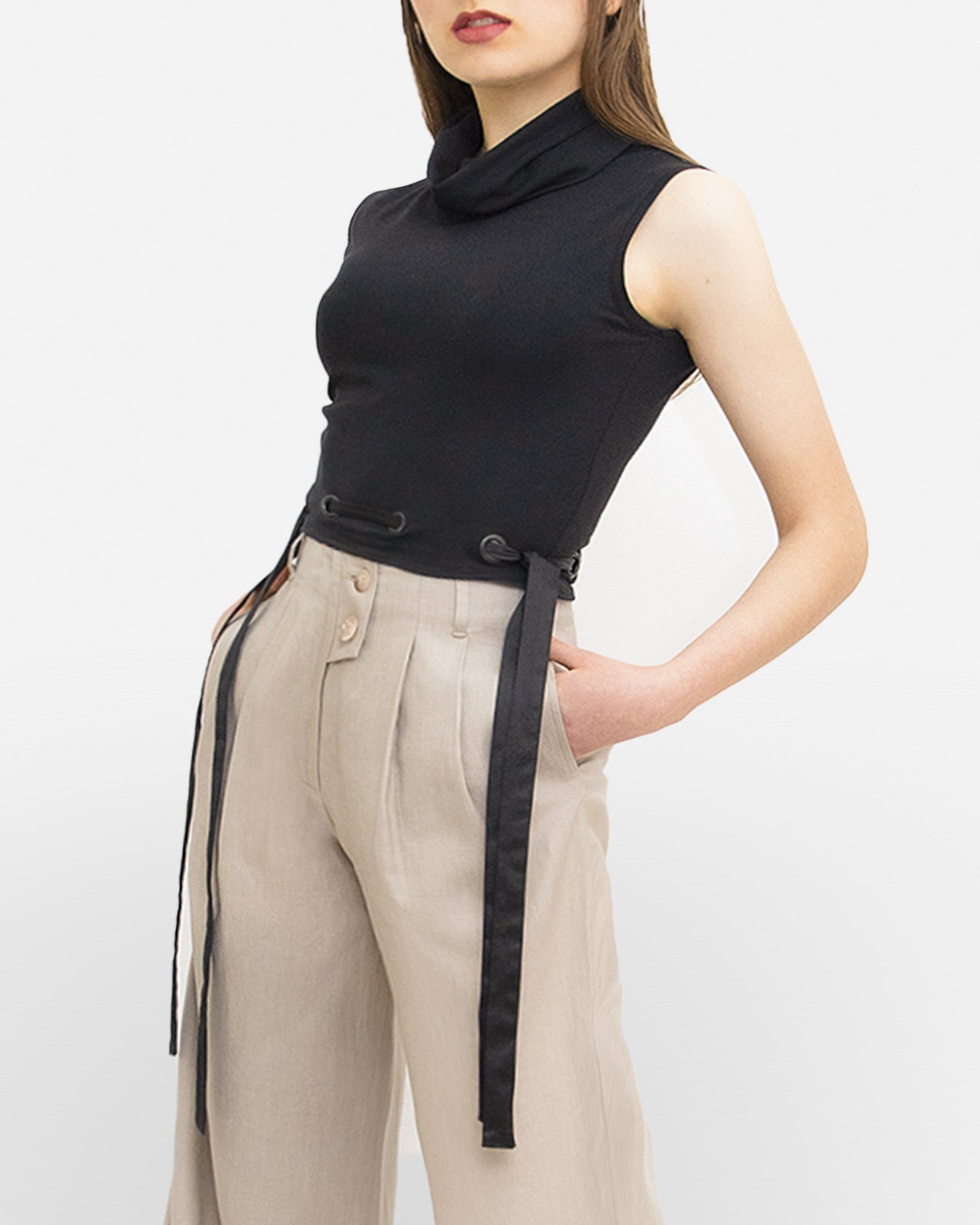 Haut à col montant en jersey avec cordon en satin-Hauts- croptop-haut-haut noir-EMDORIA PARIS