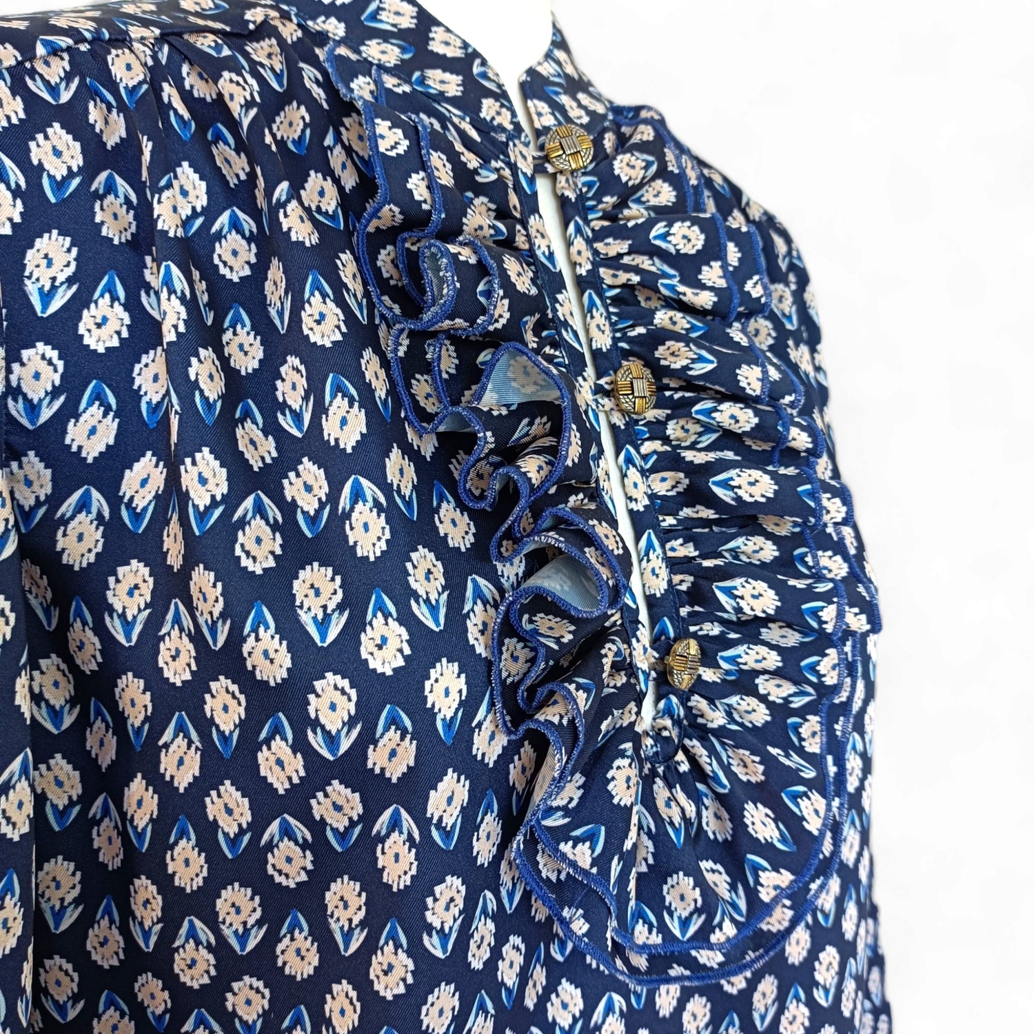 Chemise imprimée manches longues et jabot à volants-Chemise- blouse chic pour femme-blouse mariage-chemise-EMDORIA PARIS