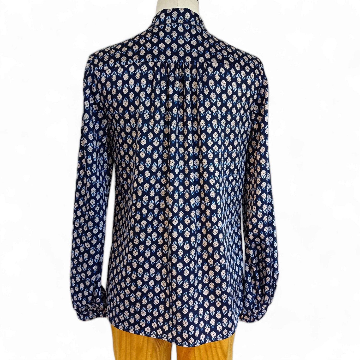 Chemise imprimée manches longues et jabot à volants-Chemise- blouse chic pour femme-blouse mariage-chemise-EMDORIA PARIS