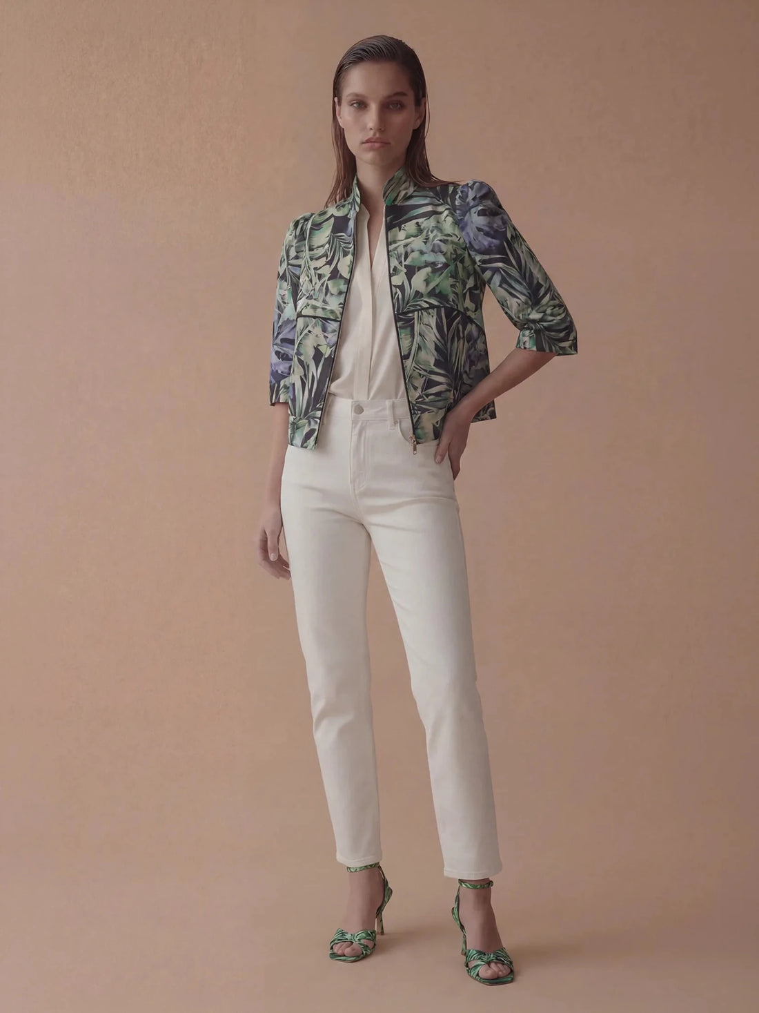 Tropical print cotton and linen three-quarter puff sleeve jacket